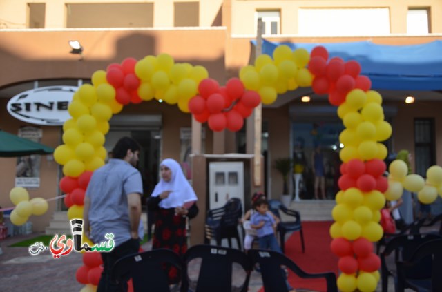 كفرقاسم- فيديو  : الافتتاح الكبير لمعرض ذوق العروس  سنين  يتحول الى مهرجان نسائي تسوقي كبير والحاجة عزية ترحب بالجميع